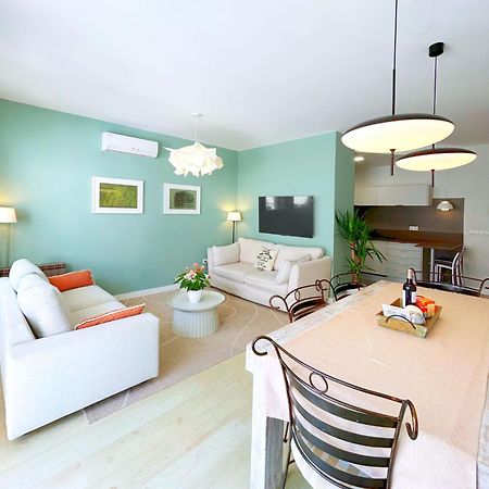 Abbott Apartment - 1 Min From The Beach - 100M2 - Sleeps 8 Sitges Bagian luar foto