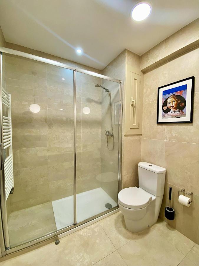 Abbott Apartment - 1 Min From The Beach - 100M2 - Sleeps 8 Sitges Bagian luar foto