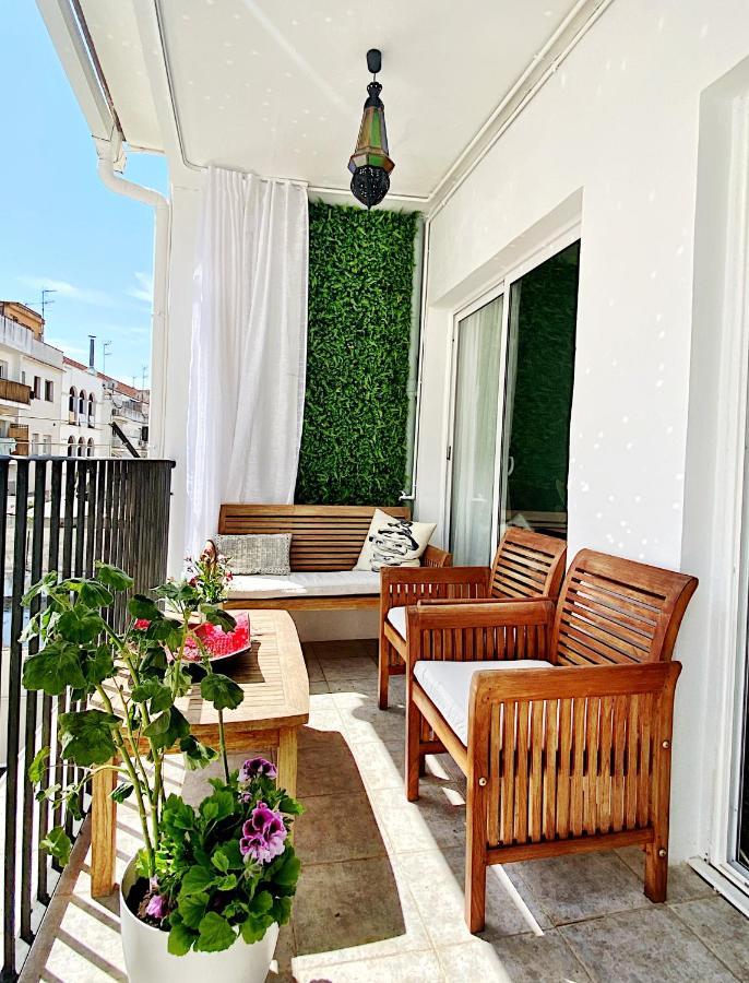 Abbott Apartment - 1 Min From The Beach - 100M2 - Sleeps 8 Sitges Bagian luar foto