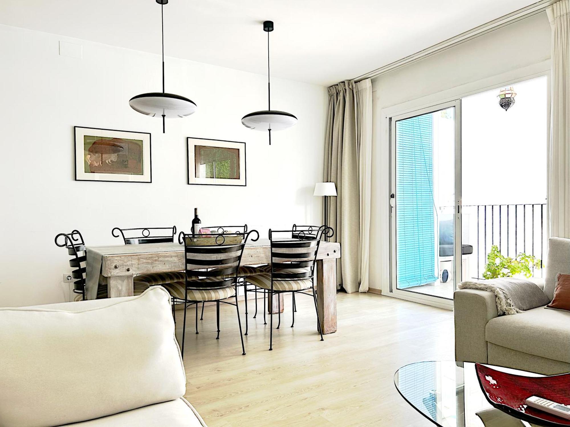 Abbott Apartment - 1 Min From The Beach - 100M2 - Sleeps 8 Sitges Bagian luar foto