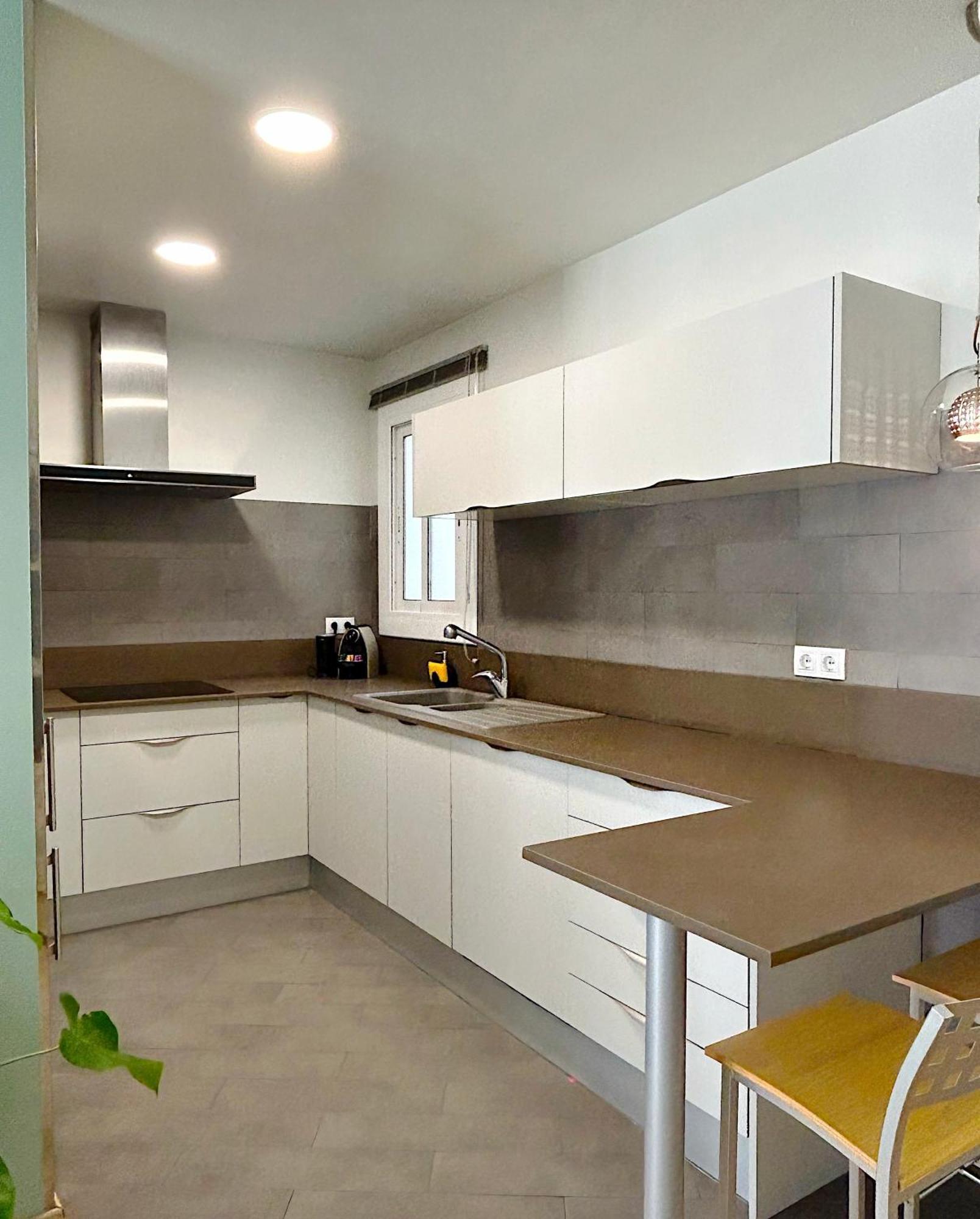 Abbott Apartment - 1 Min From The Beach - 100M2 - Sleeps 8 Sitges Bagian luar foto