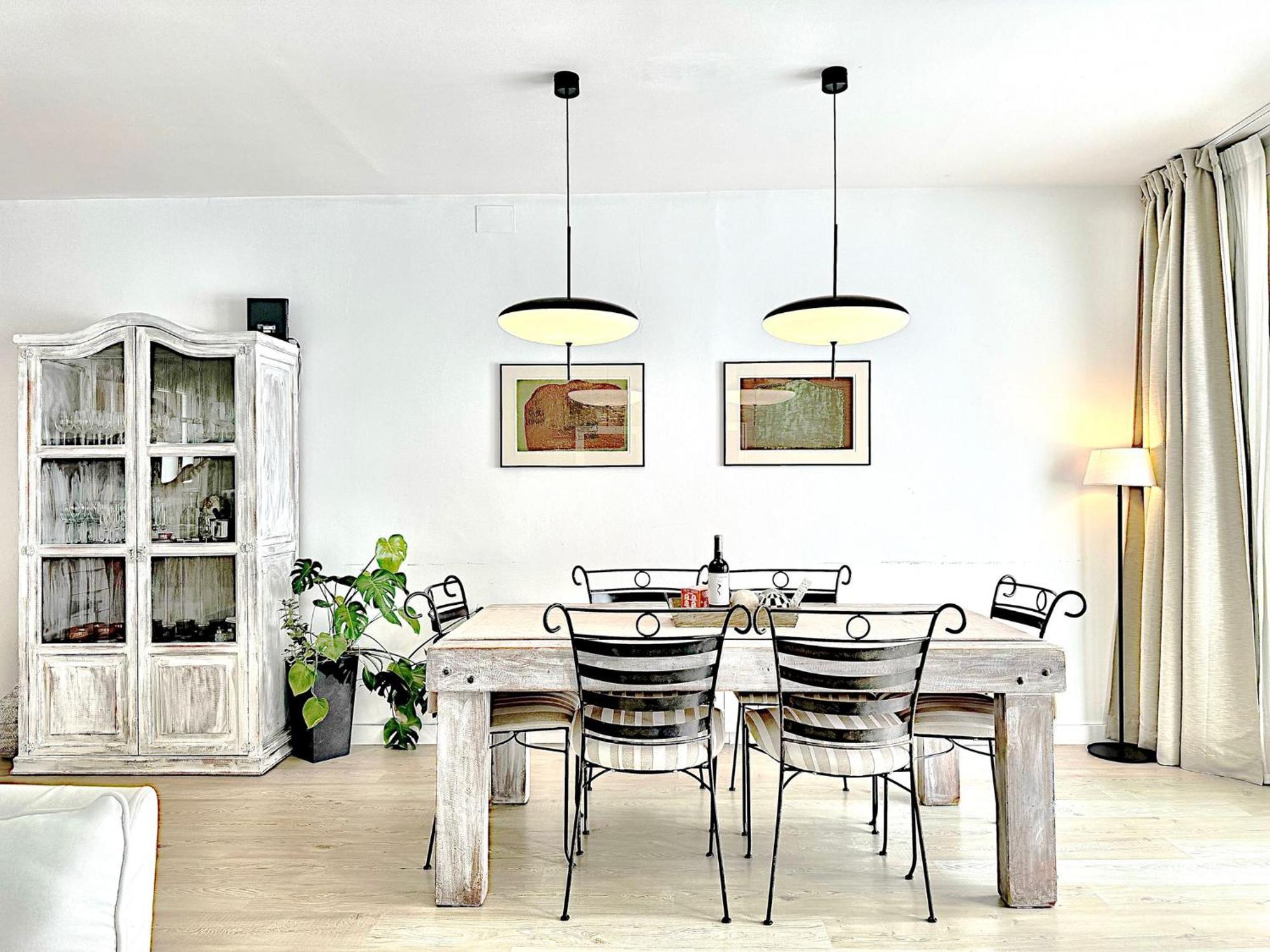 Abbott Apartment - 1 Min From The Beach - 100M2 - Sleeps 8 Sitges Bagian luar foto