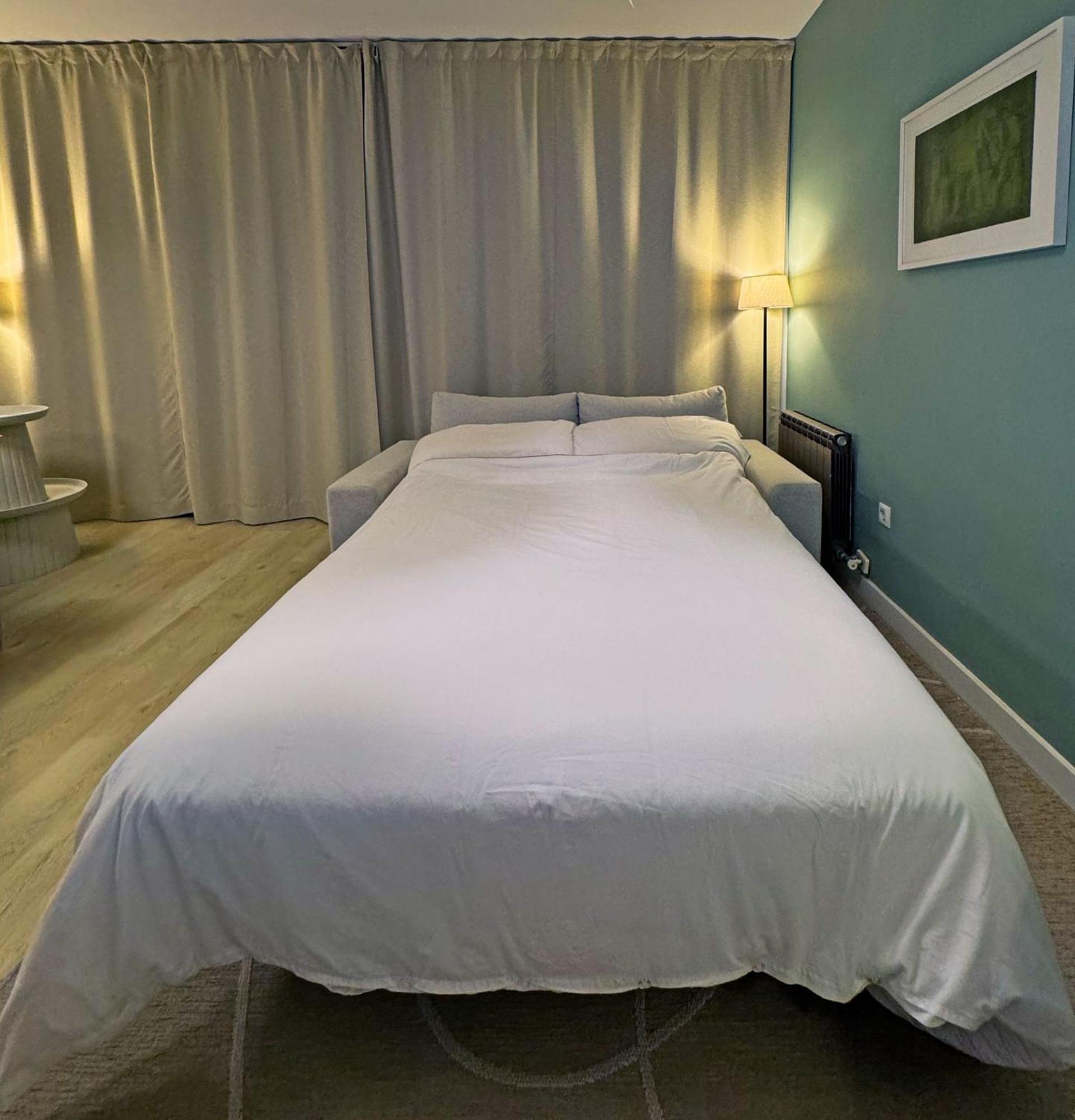 Abbott Apartment - 1 Min From The Beach - 100M2 - Sleeps 8 Sitges Bagian luar foto